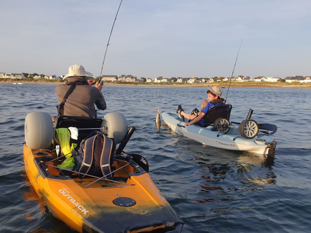 Kayak de pêche pour amateurs et professionnels